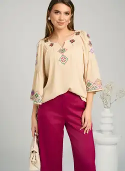 Bluza eleganta din crep bej cu broderie traditionala
