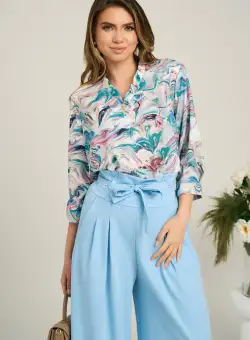 Bluza eleganta din viscoza verde cu imprimeu roz si brosa la decolteu