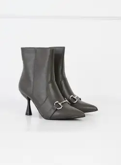 Botine din piele ecologica kaki cu aplicatie metalica pe varf