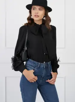 Camasa Dora neagra cu paiete si flori pe maneci