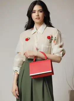 Camasa smart-casual din voal ivory cu broderie florala