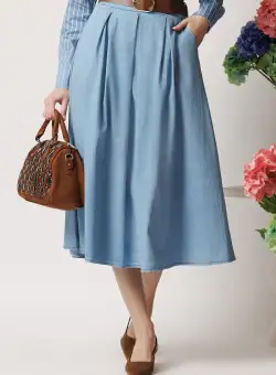 Fusta casual din denim bleu cu buzunare si curea