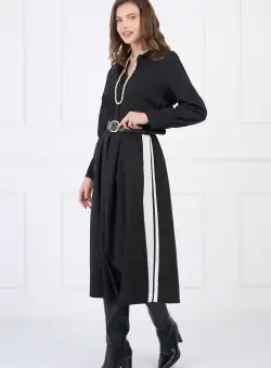 Fusta din stofa neagra cu dungi pe lateral midi cu pliuri si curea in talie