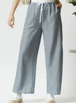 Pantaloni casual vaporosi bleu cu banda alba si elastic in talie