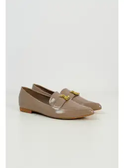 Pantofi Joana Oxford bej cu varf ascutit si accesoriu metalic