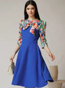 Rochie albastra cu imprimeu verde mint si funda la bust