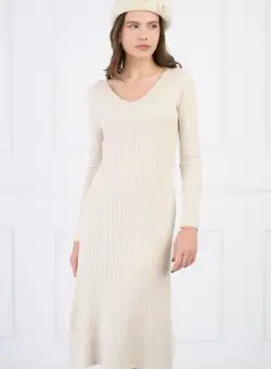 Rochie bej din tricot reiat evazata