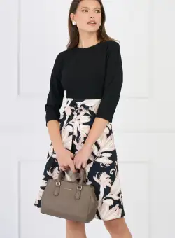 Rochie DY Fashion office cu bust din crep uni si fusta cu print negru-bej