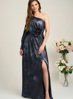 Rochie Ella Collection Noa lunga de ocazie bleumarin din satin cu floare maxi pe talie