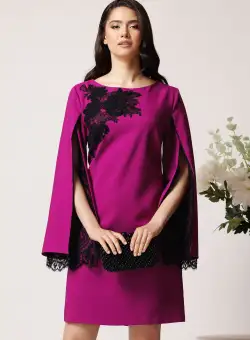 Rochie LaDonna eleganta din stofa magenta cu dantela chantilly la maneci si pe bust