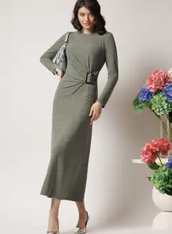 Rochie lunga casual din jerse kaki cu model si catarama in talie