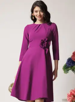 Rochie Moze office din stofa magenta cu floare maxi in talie