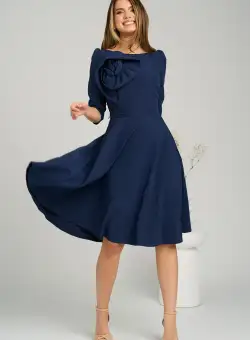 Rochie office din stofa bleumarin cu floare pe bust