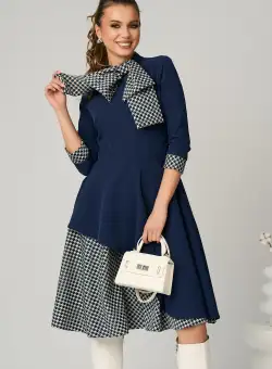 Rochie office din stofa bleumarin cu imprimeu pepit si funda maxi pe bust