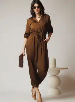 Salopeta casual din satin maro cu nasturi la bust