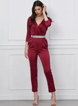 Salopeta Dy Fashion bordo cu spatele gol si cordon din strasuri