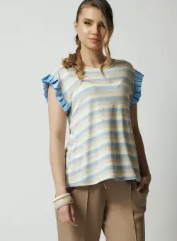 Tricou casual din viscoza bleu cu dungi bej si volanase la maneci