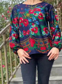 Bluza stilizata cu motive florale Sanziana 12