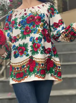Bluza stilizata cu motive florale Sanziana 17