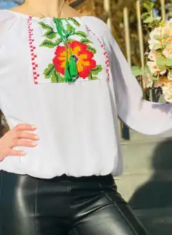 Bluza stilizata cu motive traditionale Maria