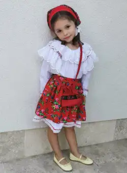 Costum Traditional Fetite 1-8 ani ( rosu )