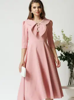 Rochie LaDonna roz clos de ocazie cu guler maxi si nasturi perluta