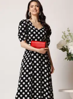 Rochie vaporoasa din viscoza neagra cu buline albe