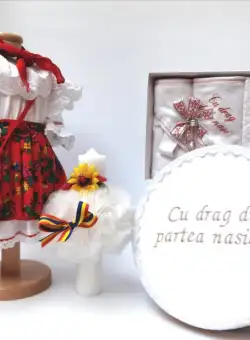 Set Traditional Botez - Costumas fetita Trusou Cutie pentru trusou Lumanare 3