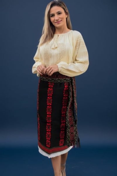 Costum   IE  Catrinta si Brau Mia