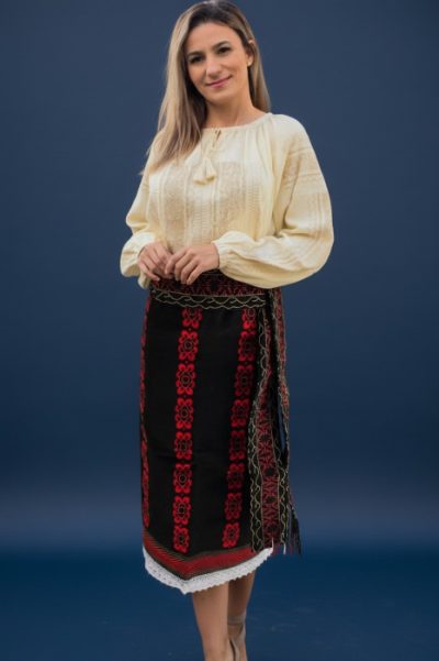 Costum   IE  Catrinta si Brau Mia