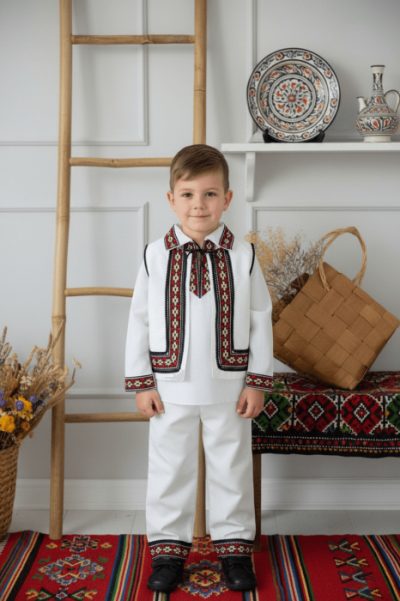 Costum National pentru baieti Liviu 3