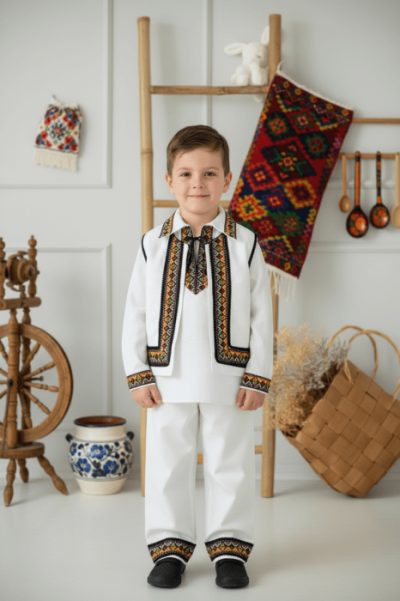 Costum National pentru baieti Liviu 7