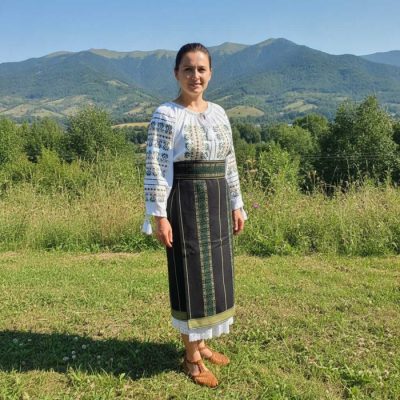 Costum popular format din catrinta , brau si ie - Bianca 3