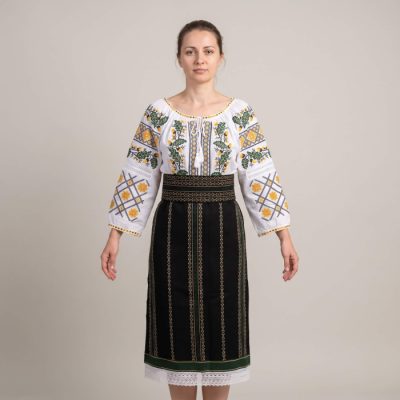 Costum popular format din catrinta , brau si ie - Gheorghita 4