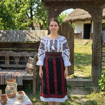 Costum popular format din catrinta , brau si ie - Sandica 3