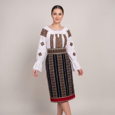 Costum popular format din catrinta , brau si ie - Sandica 6