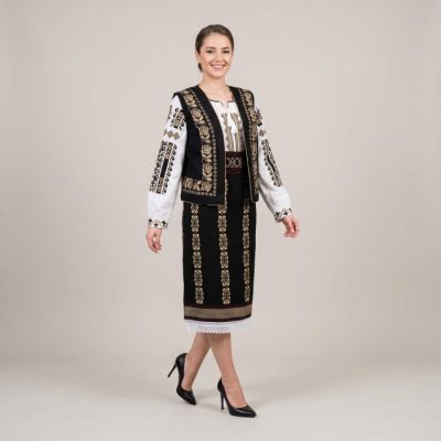 Costum popular format din vesta, catrinta , brau si ie - Emanuela 3