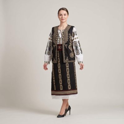 Costum popular format din vesta, catrinta , brau si ie - Emanuela 5