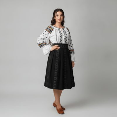 Costum Traditional Dama - Rodica 26