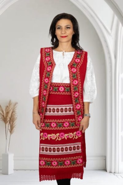 Costum Traditional Vesta, brau si 2 Fote brodate Olguta 2