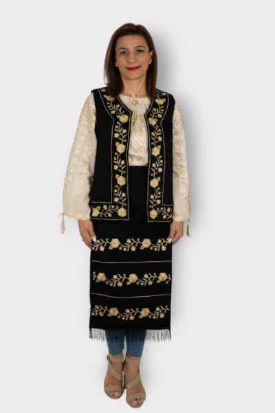 Costum Traditional Vesta si 2 Fote Alina 2
