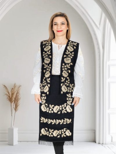 Costum Traditional Vesta si Fote Alina 3