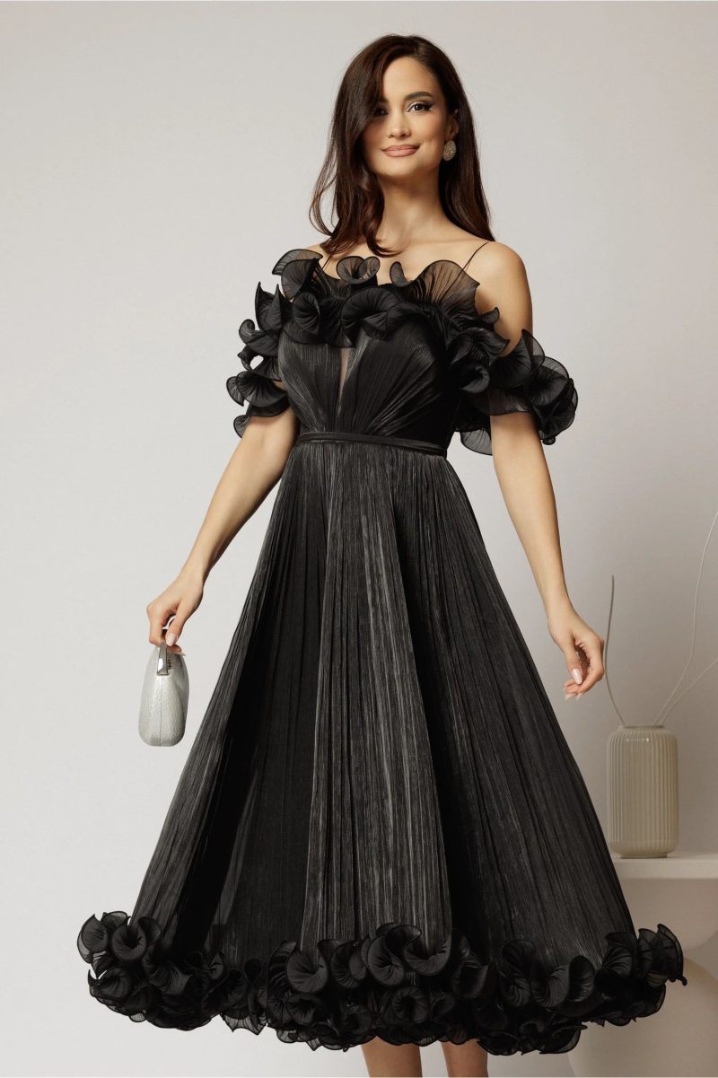 Rochie midi neagra in clos din voal satinat cu volanase la bust si la baza