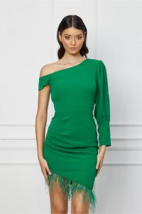Rochie Moze verde cu pene la baza si lungime asimetrica