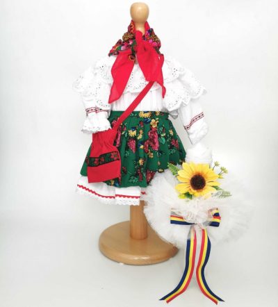 Set Botez Traditional a    Costum Traditional Fetite Floral 2 - 2 piese   costumas si lumanare