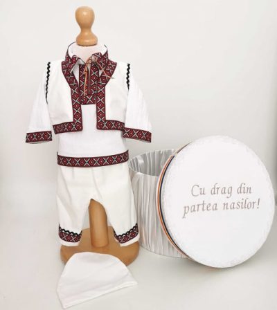 Set Botez Traditional Adi 13 a    2 piese   costumas traditional si cufar brodat botez