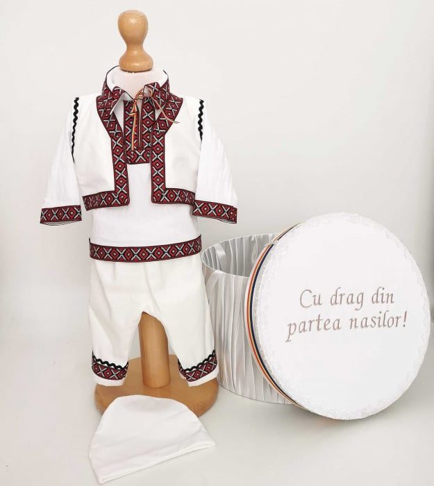 Set Botez Traditional Adi 13 a,     2 piese   costumas traditional si cufar brodat botez