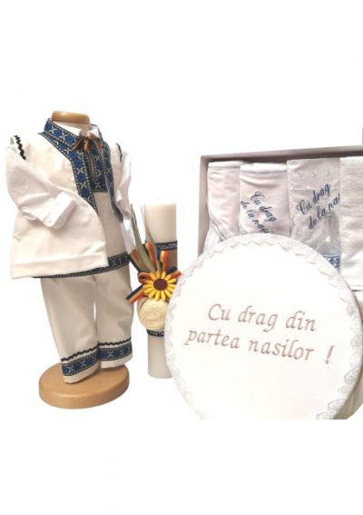 Set Botez Traditional Adi - 4 piese   costumas, lumanare, cufar brodat, trusou brodat