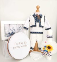 Set Botez Traditional Adi 6 a,     4 piese   costumas, lumanare, cufar brodat, trusou botez Traditional