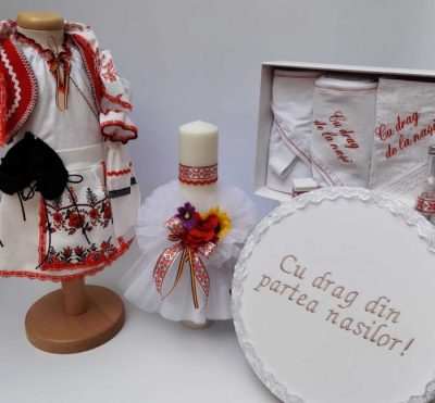 Set Botez Traditional Marina 10 - 4 piese   costumas, lumanare, trusou si cufar